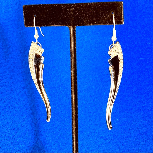 Classy BLING!  Long, dangly, blingy- what more do you need?   Ships FREE - Picture 2 of 3